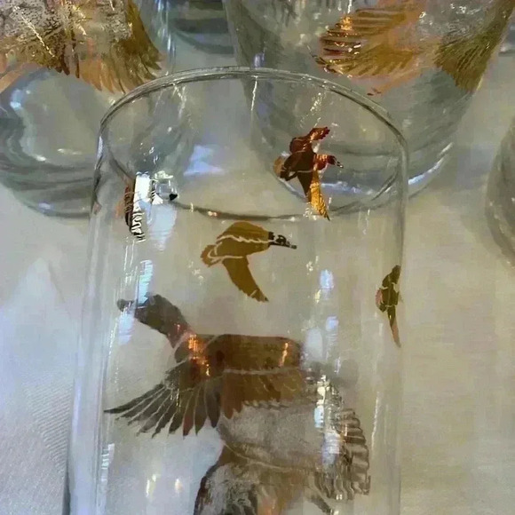 Set of 8 Vintage Ducks  in Flight High Ball Glasses, Gold Mallards - Picture 3 of 15